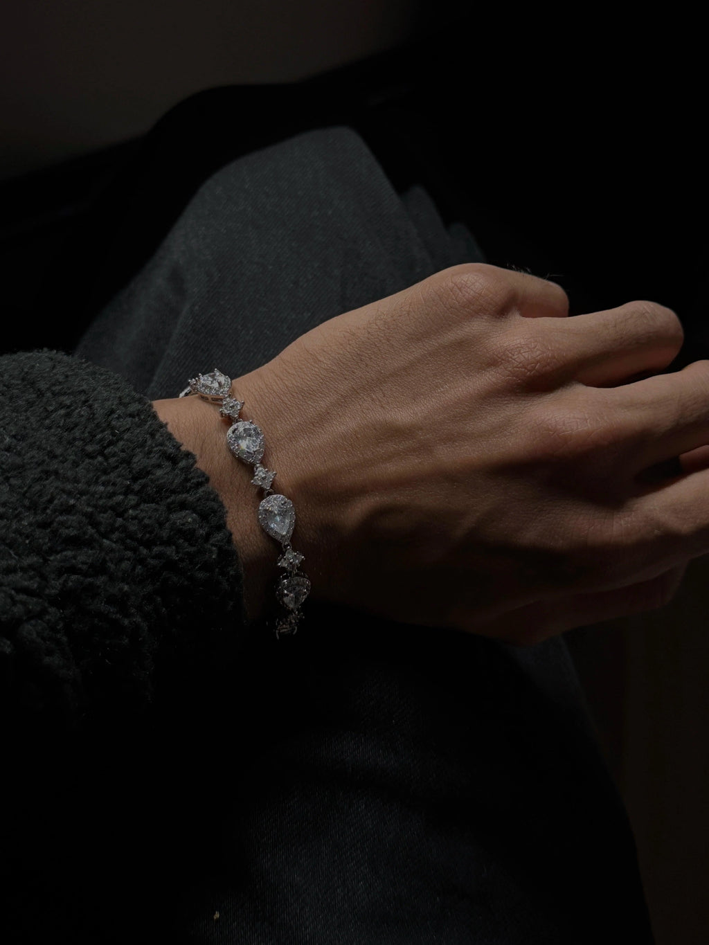 STAR TEAR DROP BRACELET